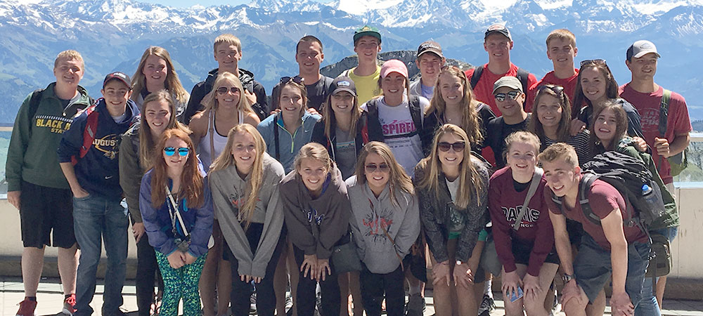 Explorica Students and Teachers on a trip